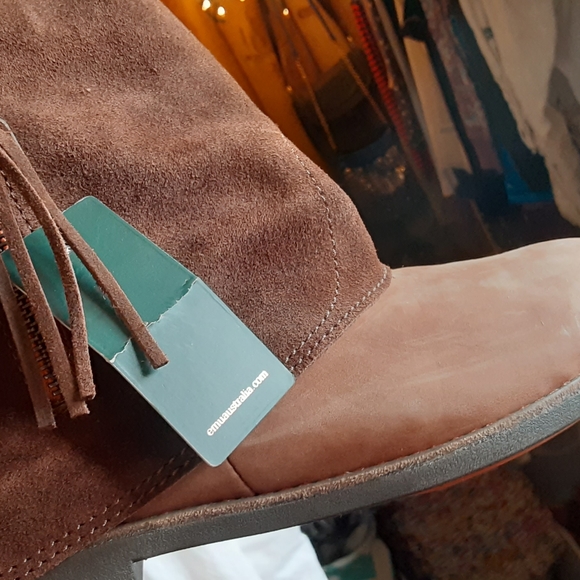 Stylish Emu Brown Booties - Picture 3 of 12